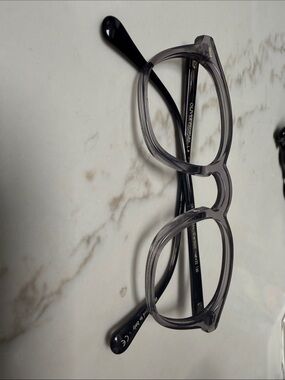 Oliver Peoples women’s